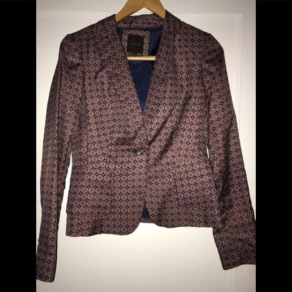The Limited Jackets & Blazers - Blazer Limited gorgeous with diamond buttons! The Limited Jackets & Blazers - Blazer Limited gorgeous with diamond buttons!